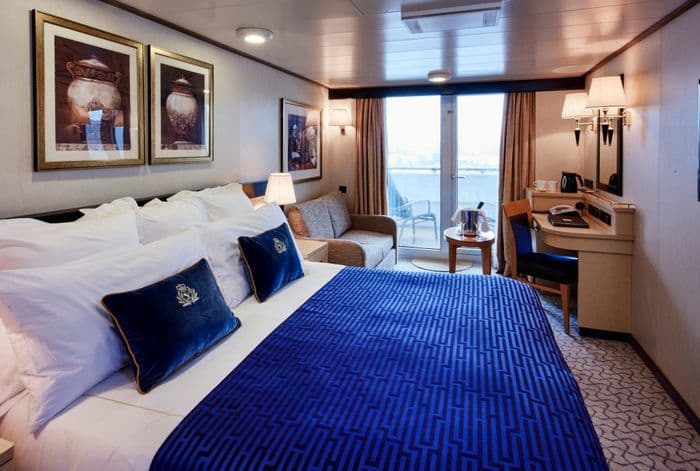 Cunard Queen Elizabeth Accommodation Balcony.jpg